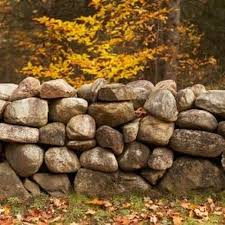 Discover How To Build A Stone Wall Without Mortar And Masonry Adhesives Rock Wall Landscape Dry Stone Wall Stone Walls Garden