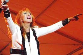 Eurythmics sweet dreams (are made of this). Les Stars Des Annees 80 Seront En Concert A Lons Le Saunier Voix Du Jura