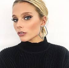 Sarah-Michelle Dietsch (sarahmichelledietsch)