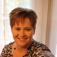 Jennifer Mayle's Instagram, Twitter & Facebook