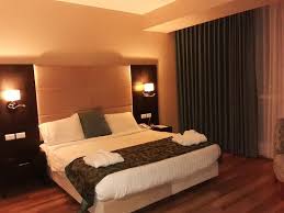 Itulah jam terbaik dan ideal untuk tidur malam. Kamar Tidur Nomor 1208 Carmel Hotel Bintang 5 Di Ramallah Palestina Yang Kami Tempati Tanggal 25 09 2019 Selama Dua Malam Cukup Luas Nyaman Dengan Fasilitas Lengkap Foto Van Carmel Hotel Ramallah Tripadvisor