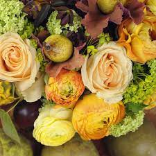 Sep 08, 2021 · peak wedding season (aka the most popular time of year to get married) varies slightly from year to year, but typically, late summer and early fall are the most popular times to get married. Fall Wedding Flower Gallery