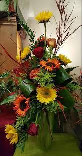 Send Autumn Flowers Beautiful Fall Arrangment Of Yellow And Orange Sunflowers Fresh Flowers Arrangements Fall Floral Arrangements Flower Arrangements Simple