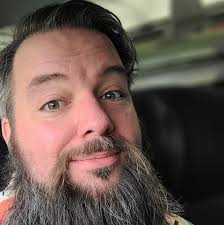 Is a cracked maple tree trunk normal or something to panic about?