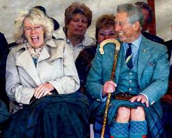 This summer, prince joachim and princess marie got a new pet dog called cerise. Prinz Charles Und Camilla Eine Liebe Die Nach Nassem Hund Riecht Royals Bild De