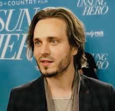 An incredible night at the world premiere of @UnsungHeroMovie by @Lionsgate  @ForKingandCountry @KingdomStoryCompany with my wife Elisa and my daughter  Adora. The incredible true story is about the beauty and power of