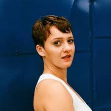 Elinor Kane's Instagram, Twitter & Facebook