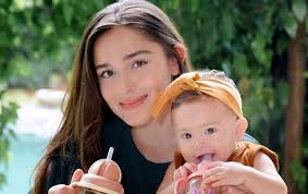 Putri Kedua Yasmine Wildblood Dilarikan ke Rumah Sakit Setelah Alami Kejang  dan Demam Tinggi