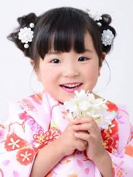 七五三3歳の女の子におすすめの髪型 三つ編みツインシニヨン 写真館 武蔵野創寫舘 七五三 3歳 フラワーガールドレス 七五三 3歳 髪型