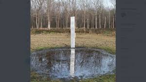 Артефакт нашли посреди пустыни в штате юта. 2ubp0ywe2ulo5m