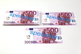 Es ist schwierig vorherzusagen, wie sich die nachfrage nach dem 500er in den nächsten monaten entwickeln wird. Rechengeld 500 Euro Schein 100 Stuck Regent Verlag Heimerl Gmbh