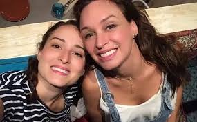 Hija de Dora Mazzone y Jean Carlos Simancas Archivos