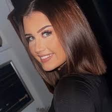 Fallon Bell's Instagram, Twitter & Facebook