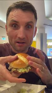 BURGER REAL vs BURGER din RECLAMA #shorts