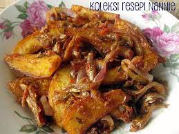 Sambal Tumis Kentang Yang Dicampur Dengan Ikan Bilis Ni Saya Masak Untuk Lunch Kami Sekeluarga Hari Ni Masakan Ringkas Resep Masakan Makanan Makanan Rumahan