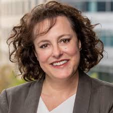 Nicole Dean's Instagram, Twitter & Facebook