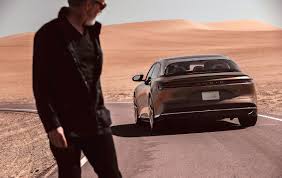 Now, the upstart company looks to challenge. Lucid Motors Air 832 Km Reichweite