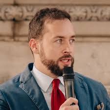 Liz Kruger's Instagram, Twitter & Facebook