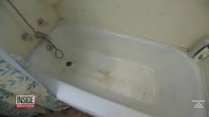 Kamar mandi seperti spa menakjubkan ini, kamu bisa memilih untuk berendam dengan pintu tertutup atau membiarkannya terbuka ke area berhutan pribadi tepat di luar. Jangan Biarkan Bak Mandi Jadi Sarang Kuman Ini Cara Membersihkan Yang Benar Semua Halaman Idea