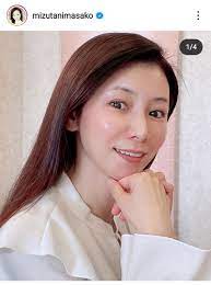 ５３歳の美魔女モデル・水谷雅子、驚きのスッピン顔を公開…「美しい」「５０代には見えません」 : スポーツ報知