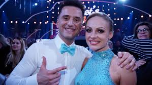 And that this knowledge brings a core that is. Let S Dance 2019 Comedian Ozcan Cosar Ist Raus Bilder Von Show 2 Starsontv