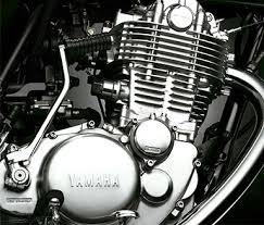 空冷 4ストローク sohc 2バルブ 単気筒 フューエルインジェクション搭載エンジン バイク 写真 ヤマハ発動機 ヤマハ sr