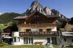 Ordinati per casuale prezzo categoria. Appartamenti Corvara