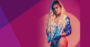 En otra de ellas, muestra su más reciente tatuaje, uno que dice bárbara y que en la foto todavía aparece cubierto con un papel transparente. Asi Quedo Karol G En El Tatuaje Que Se Hizo Su Novio