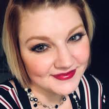 Leah Rohr's Instagram, Twitter & Facebook