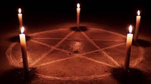 El bulo sobre los niños y el ritual satánico en una biblioteca