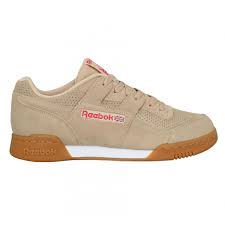 Il a une taille élastique et des rubans graphiques sur les côtés qui leur donnent un design sportif. Reebok Workout Plus Velours Homme Beige Homme Fanny Chaussures