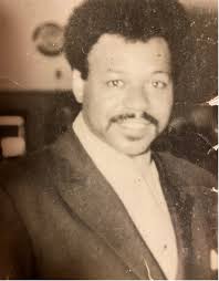 Can someone modernize photo background?