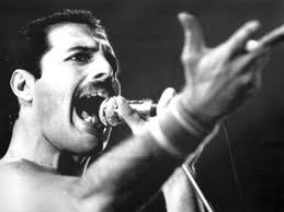 Sadly, mercury isn't alive to take in this cultural moment. Freddiemeter Singen Wie Freddie Mercury Von Queen Panorama