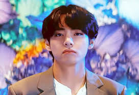 Pose terakhirnya di inkigayo juga menghasilkan beberapa gif yang tak kalah menakjubkan untuk dilihat, menunjukkan visual sempurnanya yang mengundang kekaguman netizen. Ioniq X Bts I M On It Official Mv Taehyung Gif Jungkook Y V In 2021 V Gif Cute Taehyung Gifs Cute Smile Taehyung Gif Cute