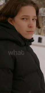 Ven tycker ni Ella borde vara tsm med? Leon eller Basian? PS: Jag kollar  inte på jobbigt/stula för att jag tycker det är bra, utan för att det är  roligt att se på, typ hur dom skådespelar💀🔫 #svt ...