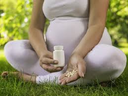 Dengan kandungan vitamin yang dimilikinya, kurma bukan hanya berguna untuk membantu memelihara kesehatan si kecil, tapi juga ibu hamil dan menyusui yang tengah berpuasa. Bolehkah Ibu Hamil Minum Paracetamol Untuk Meredakan Sakit