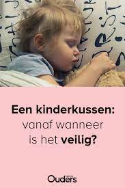 slapen met een kussen vanaf welke leeftijd is het veilig baby inbakeren wiegendood peuters