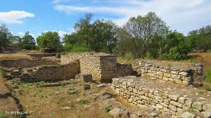 Здесь можно отдохнуть, искупаться и посмотреть достопримечательности. Dostoprimechatelnosti Kerchi Opisanie Karty Foto Video