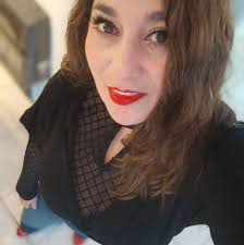 Vengo a recomendar a Priscila Moutinho nos brindó el servicio de traslado  de Río a buzios, fue uno de los baratos de todos los que cotice , el chofer  puntual muy amable