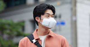 Looking for lg phones under 5000, find the model best suited for you from this list of lg phones below 10000. Lg Puricare Face Mask Comes With Built In Air Purifier Mic To Improve Your Voice Launch Expected In August Mysmartprice
