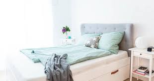 Ikea Hacks So Machst Du Deine Mobel Zu Einzelstucken Brimnes Bett Zimmer Schlafzimmermobel