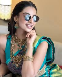 BEAUTIFUL SEXY LOOK OF NEHA KAKKAR JI I'm tellingyourgirl telling yougirl  you girl you' you'remy you're/mysweetzindag re y my sweet zindag