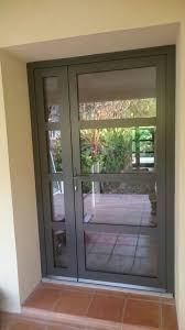 Vous hésitez entre une porte d'entrée en alu ou en pvc ? Porte D Entree Tiercee En Aluminium Vitree Montpellier Porte Vitree Exterieure Entree Maison Moderne Porche Entree Maison