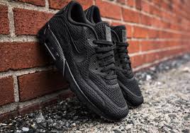 How To Wear Nike Air Max Trainers
