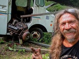 Before I use my Lance potato chip truck as my "van down by the river", I  pulled the 350 engine to put in my 1970 Chevy pickup.