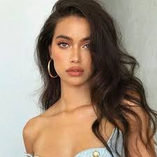 Mackenzie Ayers (kenziekayers)