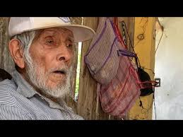 We visited Don Rogelio Quiñones, 93, and brought him some gifts.