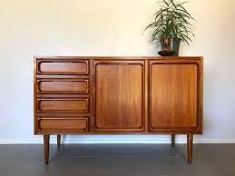 Mid Century Lane On Instagram Sold Julian In Dubai Gorgeous Australian Made Chiswell Sideboard Buf Sideboard Buffet Buffet Cabinet Mid Century Furniture