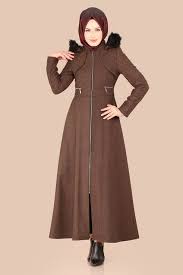 Modaselvim Pardesu Kurk Kapsonlu Pardesu Pd8567 1 Desenli Kahve Kapsonlular Moda Stilleri Basortusu Modasi