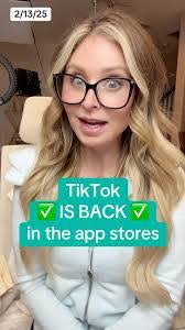 Lisa Remillard's Instagram, Twitter & Facebook